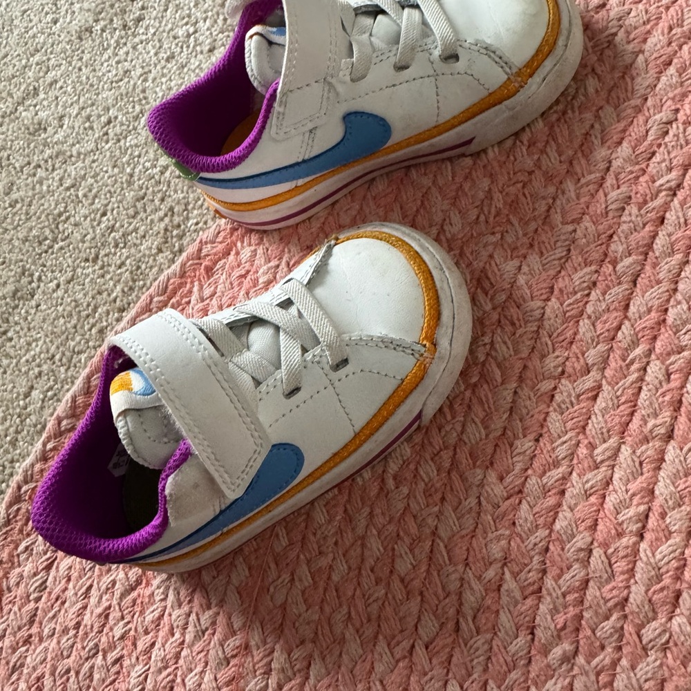 Nike White and Blue Retro Sneakers